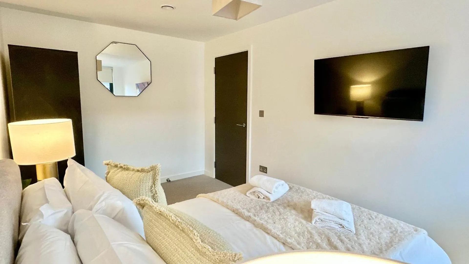 Apartment No 32 With Free Use Of Gym York